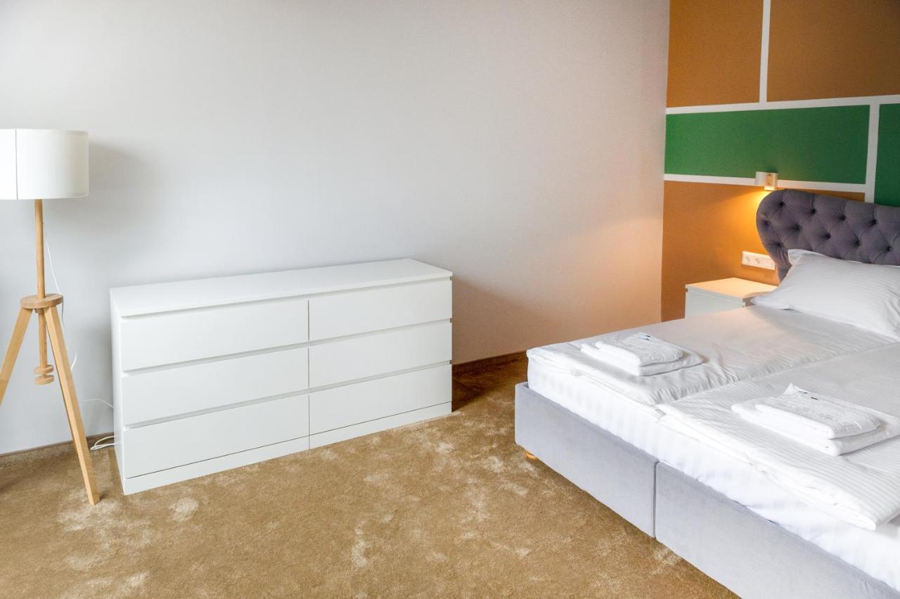 H11 Downtown Apartments เตอร์กู-มูเรช ภายนอก รูปภาพ