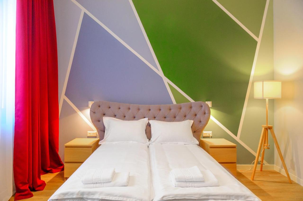 H11 Downtown Apartments เตอร์กู-มูเรช ภายนอก รูปภาพ